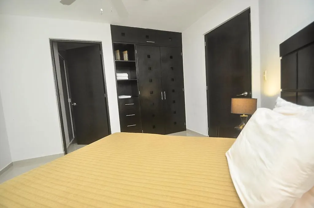 Phenomenal Location Near Beach & 5Th With Stunning Roof Pool Playa del Carmen Apartmán