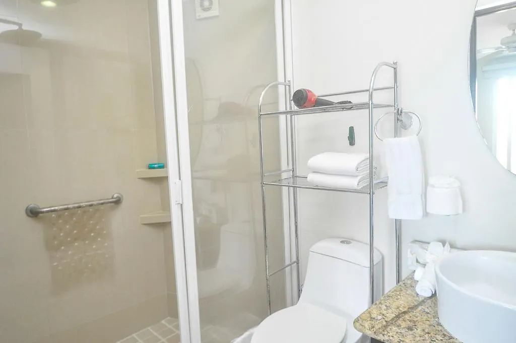 Phenomenal Location Near Beach & 5Th With Stunning Roof Pool Playa del Carmen